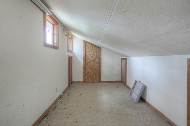 130 S Oak Bluff Drive, Trinity, TX 75862