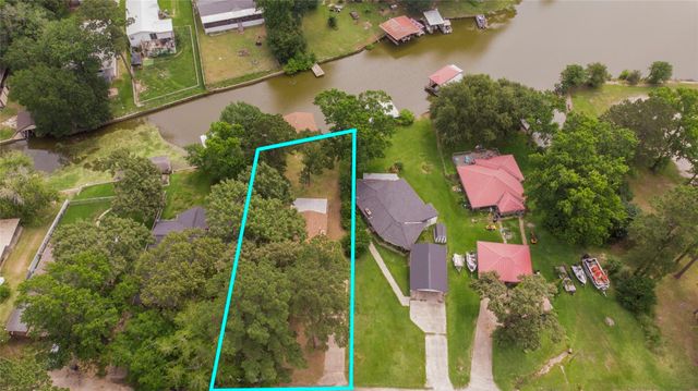 130 S Oak Bluff Drive, Trinity, TX 75862