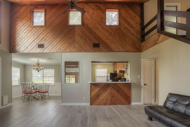 130 S Oak Bluff Drive, Trinity, TX 75862