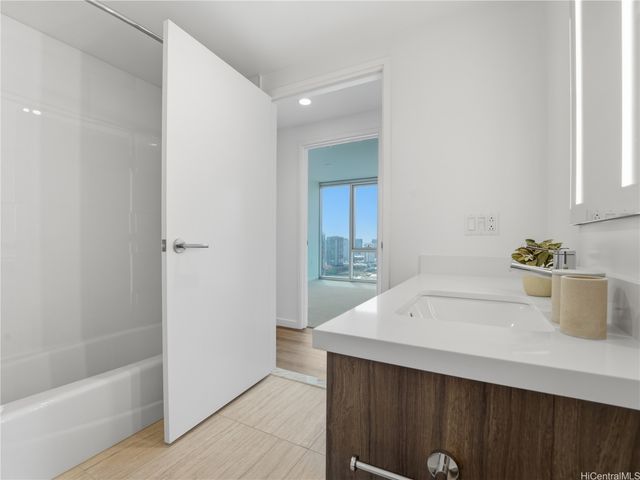 1500 Rycroft Street 4018R, Honolulu, HI 96814
