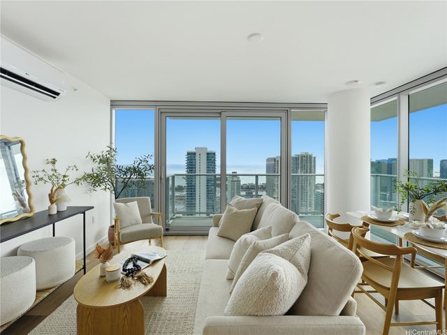 1500 Rycroft Street 4018R, Honolulu, HI 96814
