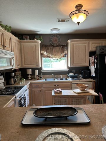 1011 N 49th, Durant, OK 74701