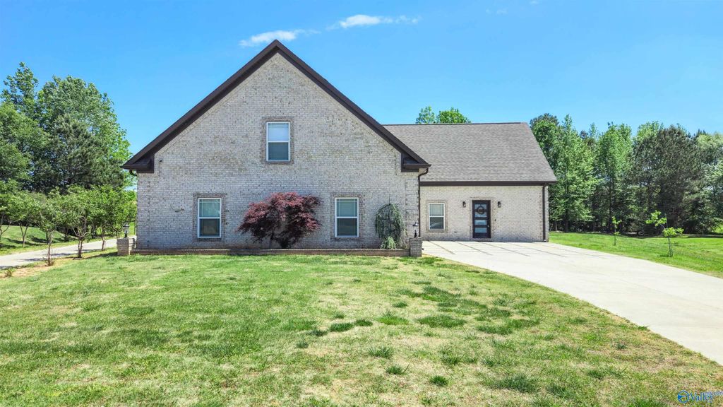 25908 Camden Court, Athens, AL 35613