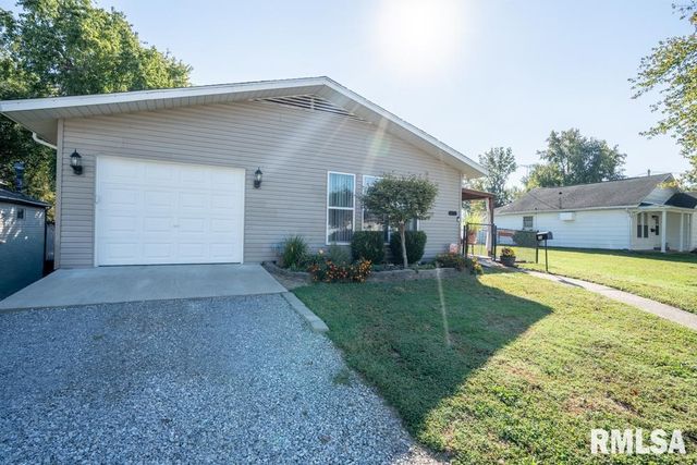516 S 8TH Street, Herrin, IL 62948