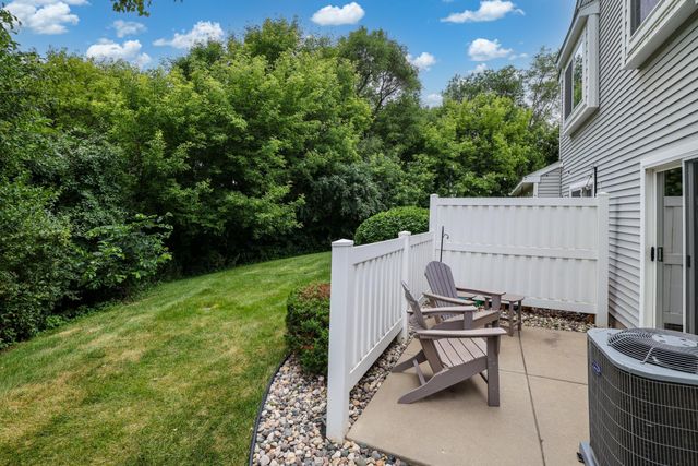 429 Wilderness Drive, Chaska, MN 55318