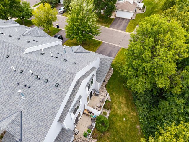 429 Wilderness Drive, Chaska, MN 55318