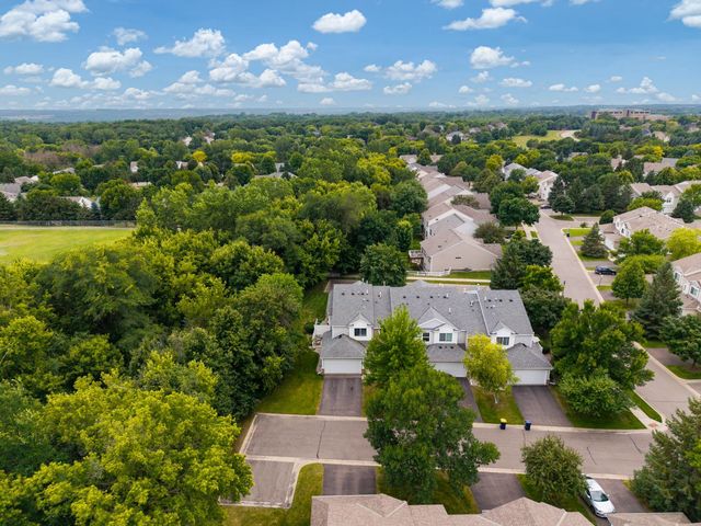 429 Wilderness Drive, Chaska, MN 55318