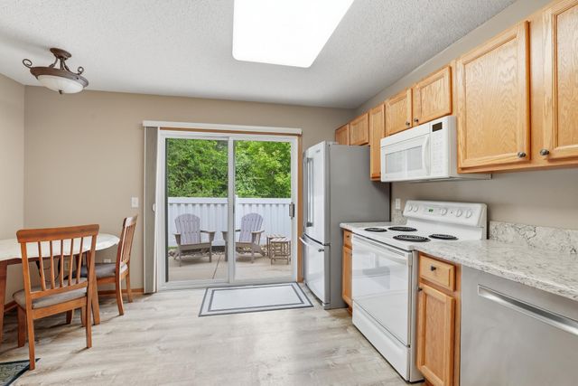 429 Wilderness Drive, Chaska, MN 55318