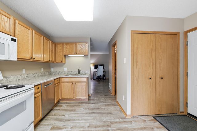 429 Wilderness Drive, Chaska, MN 55318