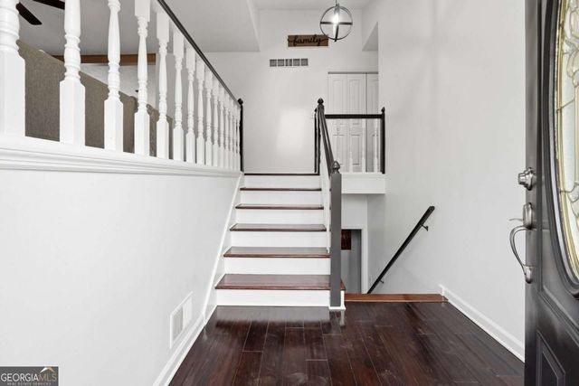 5720 Deerfield Place NW, Kennesaw, GA 30144