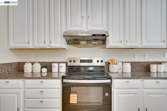 4691 Rousillon Ave, Fremont, CA 94555