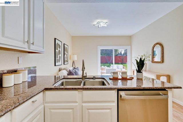 4691 Rousillon Ave, Fremont, CA 94555