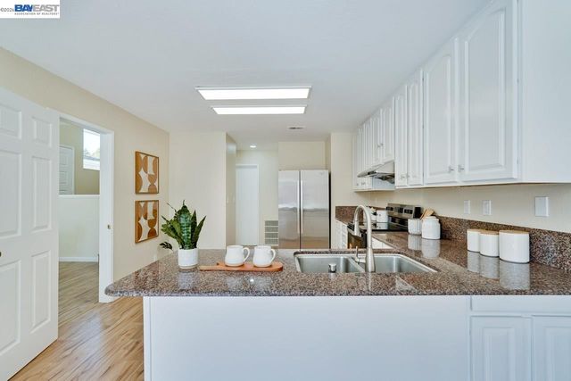 4691 Rousillon Ave, Fremont, CA 94555