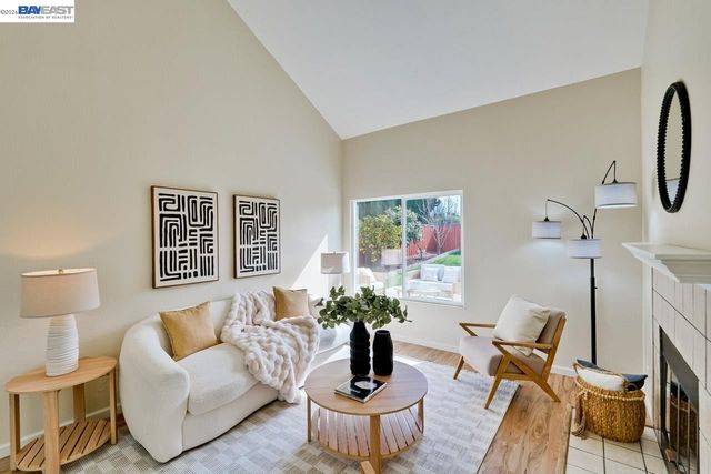 4691 Rousillon Ave, Fremont, CA 94555