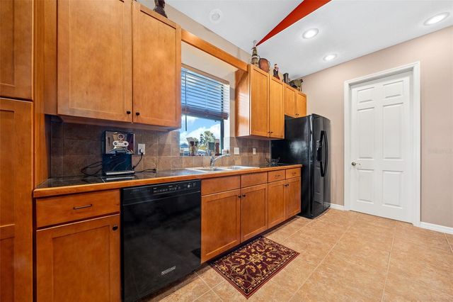 2050 NW 18TH STREET, Crystal River, FL 34428