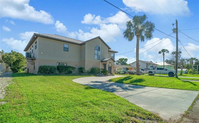 2050 NW 18TH STREET, Crystal River, FL 34428