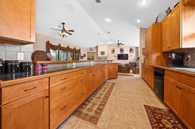 2050 NW 18TH STREET, Crystal River, FL 34428