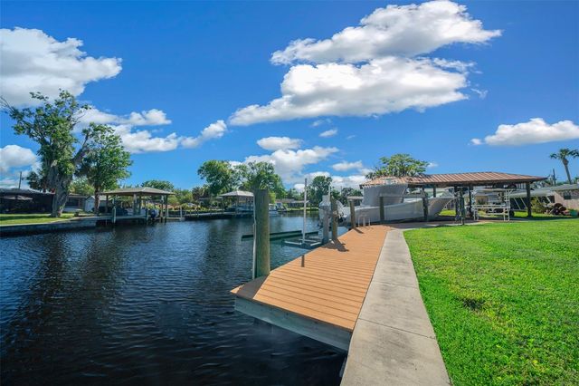 2050 NW 18TH STREET, Crystal River, FL 34428