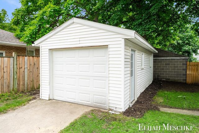 801 Coldbrook Street, Grand Rapids, MI 49503