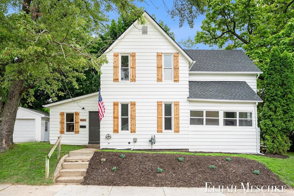 801 Coldbrook Street, Grand Rapids, MI 49503