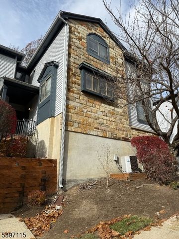 39 Overlook Dr, Independence Twp., NJ 07840