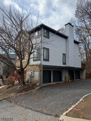 39 Overlook Dr, Independence Twp., NJ 07840