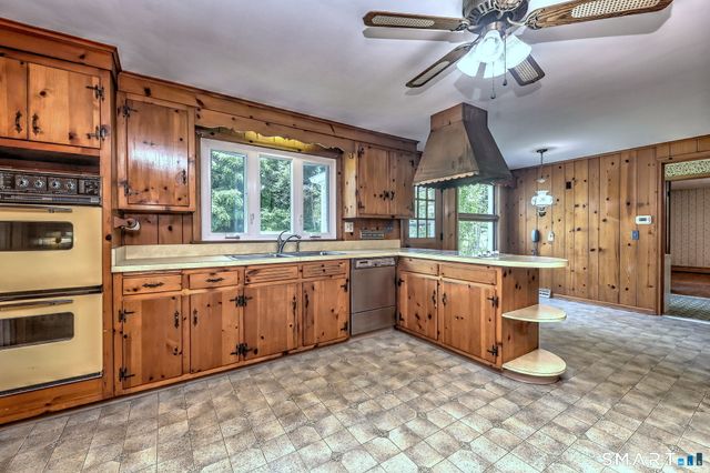 380 Still Hill Road, Hamden, CT 06518