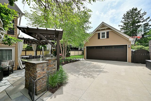 114 S Poplar Avenue, Elmhurst, IL 60126