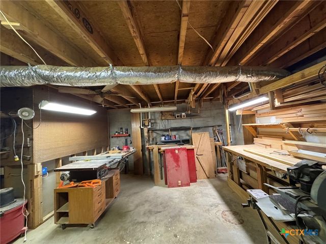 229 Wood Glen Drive, Gatesville, TX 76528