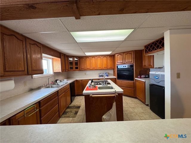 229 Wood Glen Drive, Gatesville, TX 76528