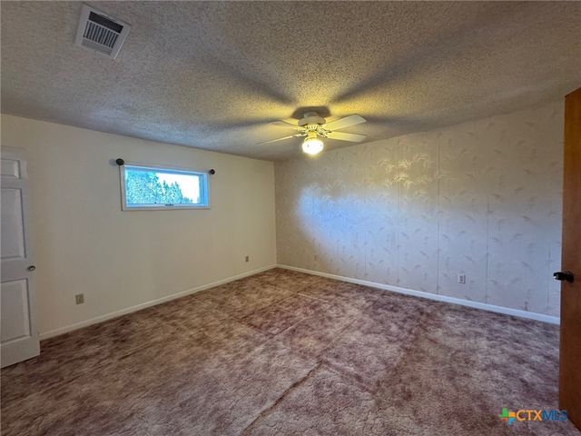 229 Wood Glen Drive, Gatesville, TX 76528