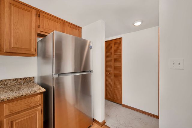 1466 Root Street 1, Crest Hill, IL 60435