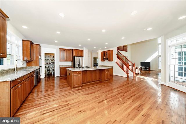 7011 CYPRESS HILL DR, Gaithersburg, MD 20879