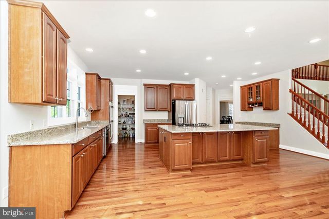7011 CYPRESS HILL DR, Gaithersburg, MD 20879