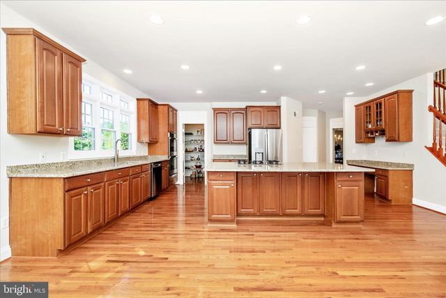 7011 CYPRESS HILL DR, Gaithersburg, MD 20879