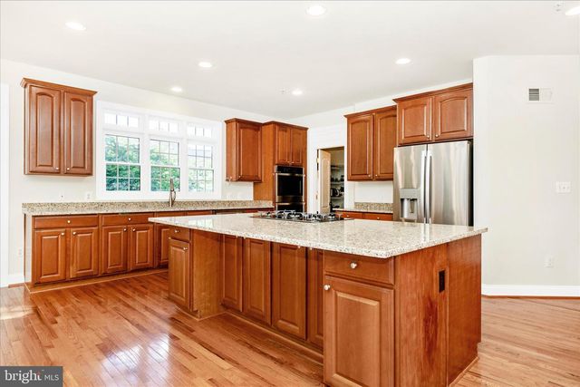 7011 CYPRESS HILL DR, Gaithersburg, MD 20879