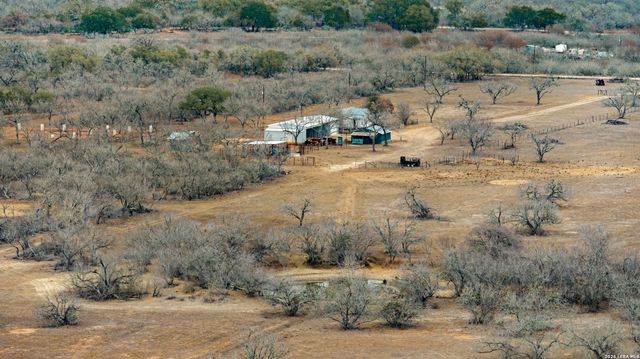 000 County Road 454, Stockdale, TX 78160