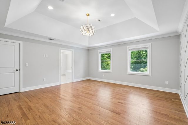 37 Burnet St, Livingston Twp., NJ 07039