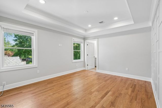 37 Burnet St, Livingston Twp., NJ 07039