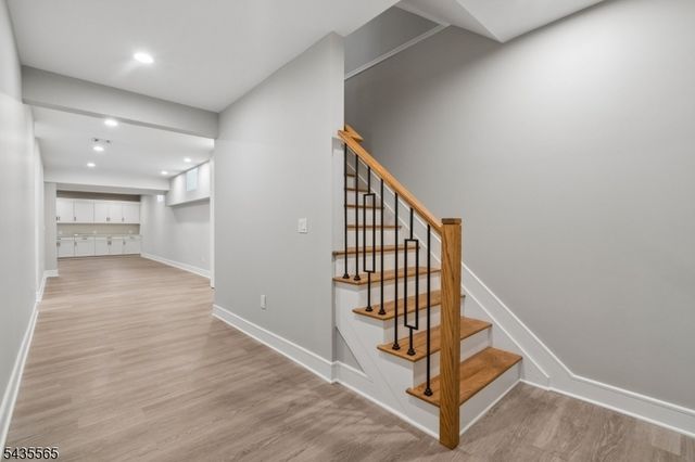 37 Burnet St, Livingston Twp., NJ 07039