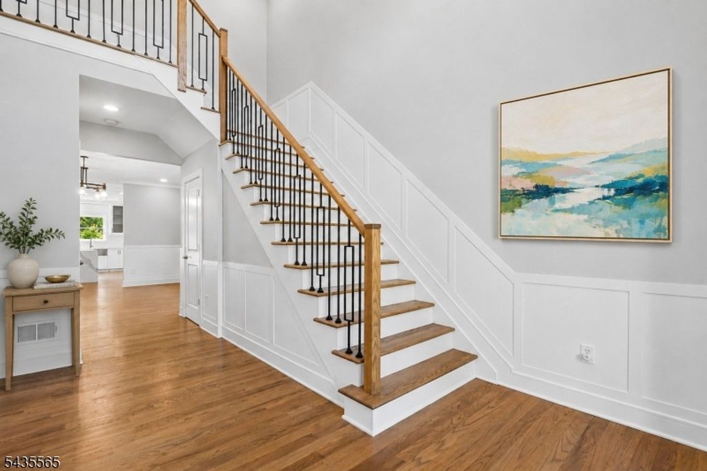 37 Burnet St, Livingston Twp., NJ 07039 — photo 2