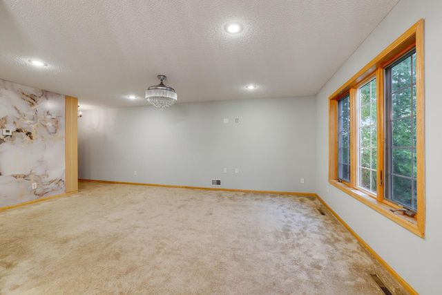 2461 Williams Drive, Burnsville, MN 55337