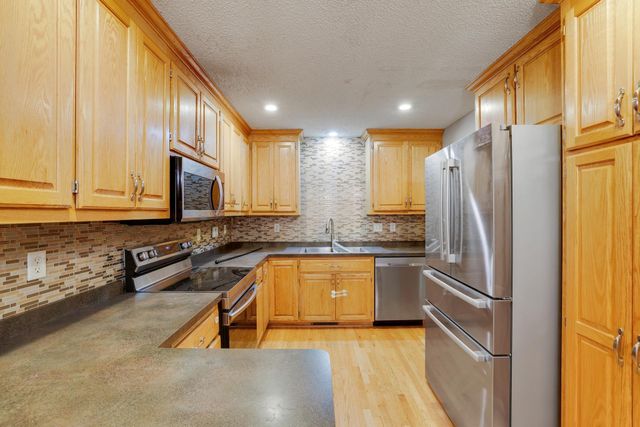2461 Williams Drive, Burnsville, MN 55337