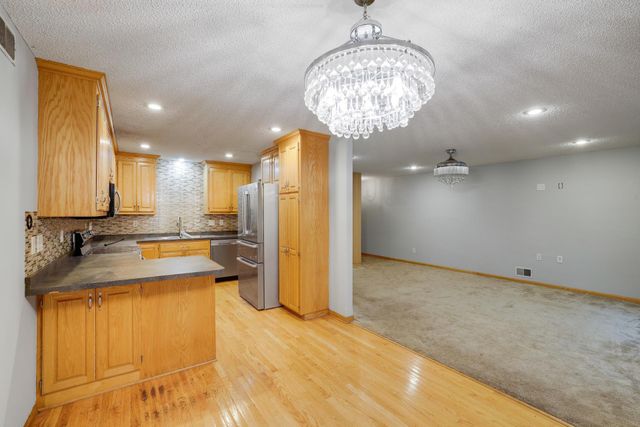 2461 Williams Drive, Burnsville, MN 55337