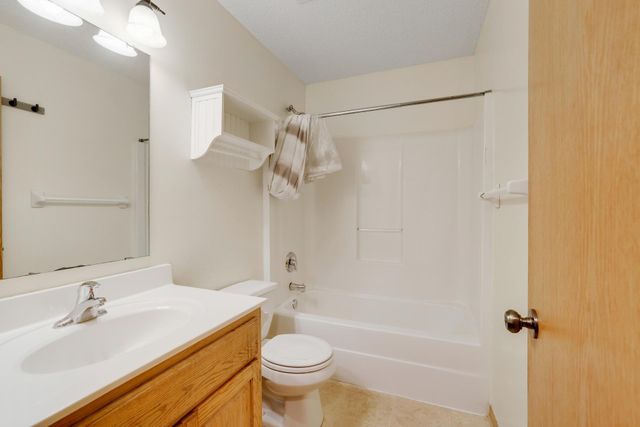 2461 Williams Drive, Burnsville, MN 55337