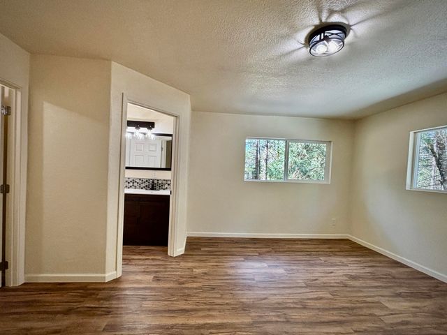 5125 Hugo Road, Grants Pass, OR 97526