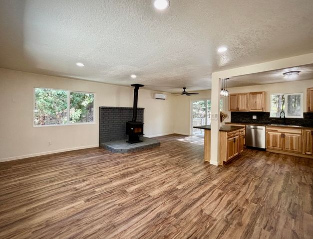 5125 Hugo Road, Grants Pass, OR 97526