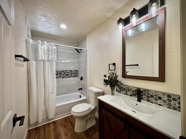 5125 Hugo Road, Grants Pass, OR 97526