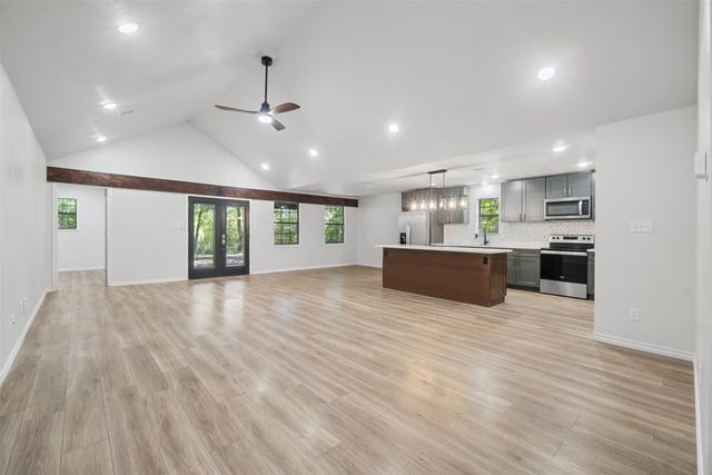 118 N Village Cove Loop, Livingston, TX 77351