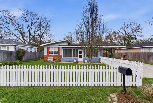 210 E 7th Ave., Petal, MS 39465